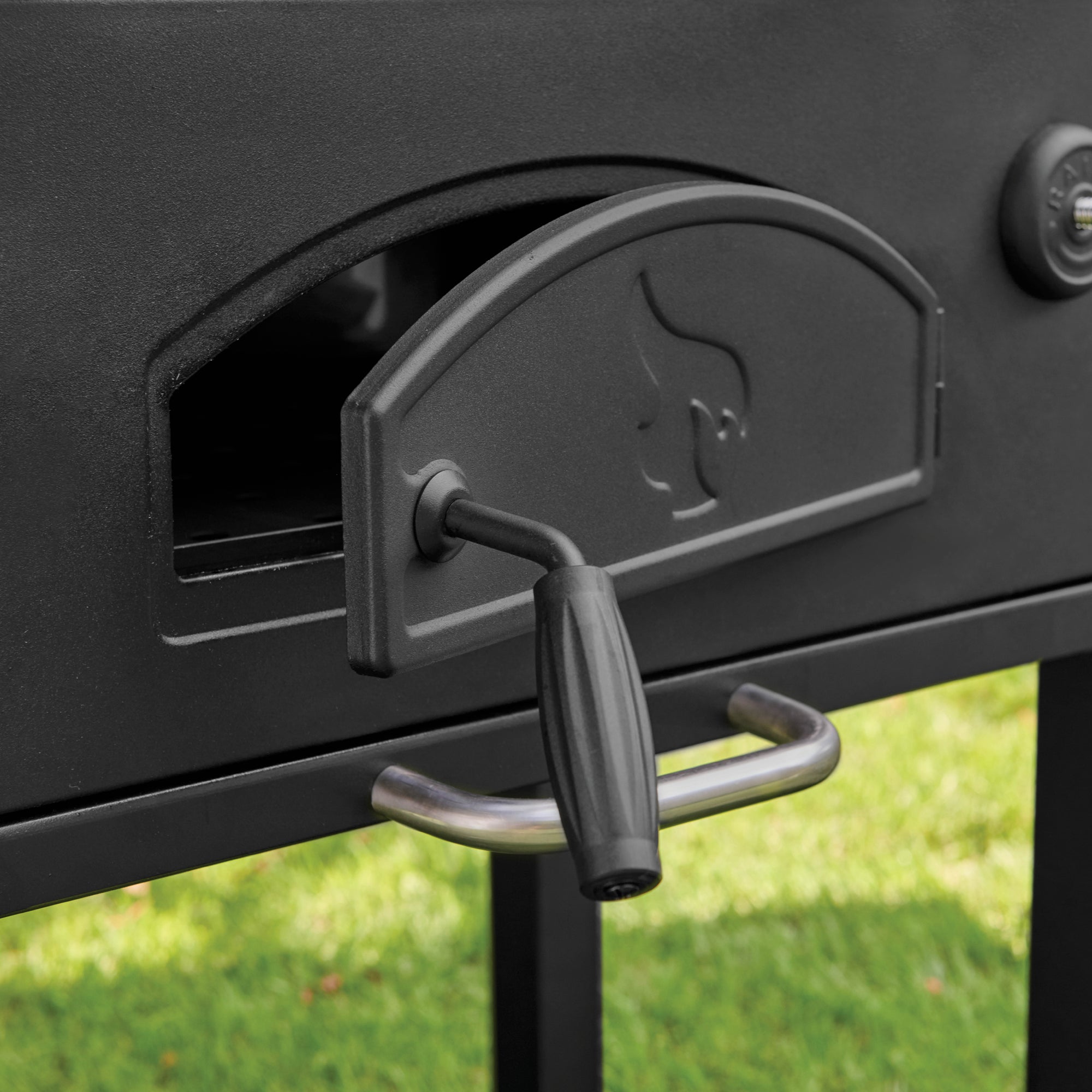 Ex-Display Char-Griller 30 inch Traditional Charcoal BBQ