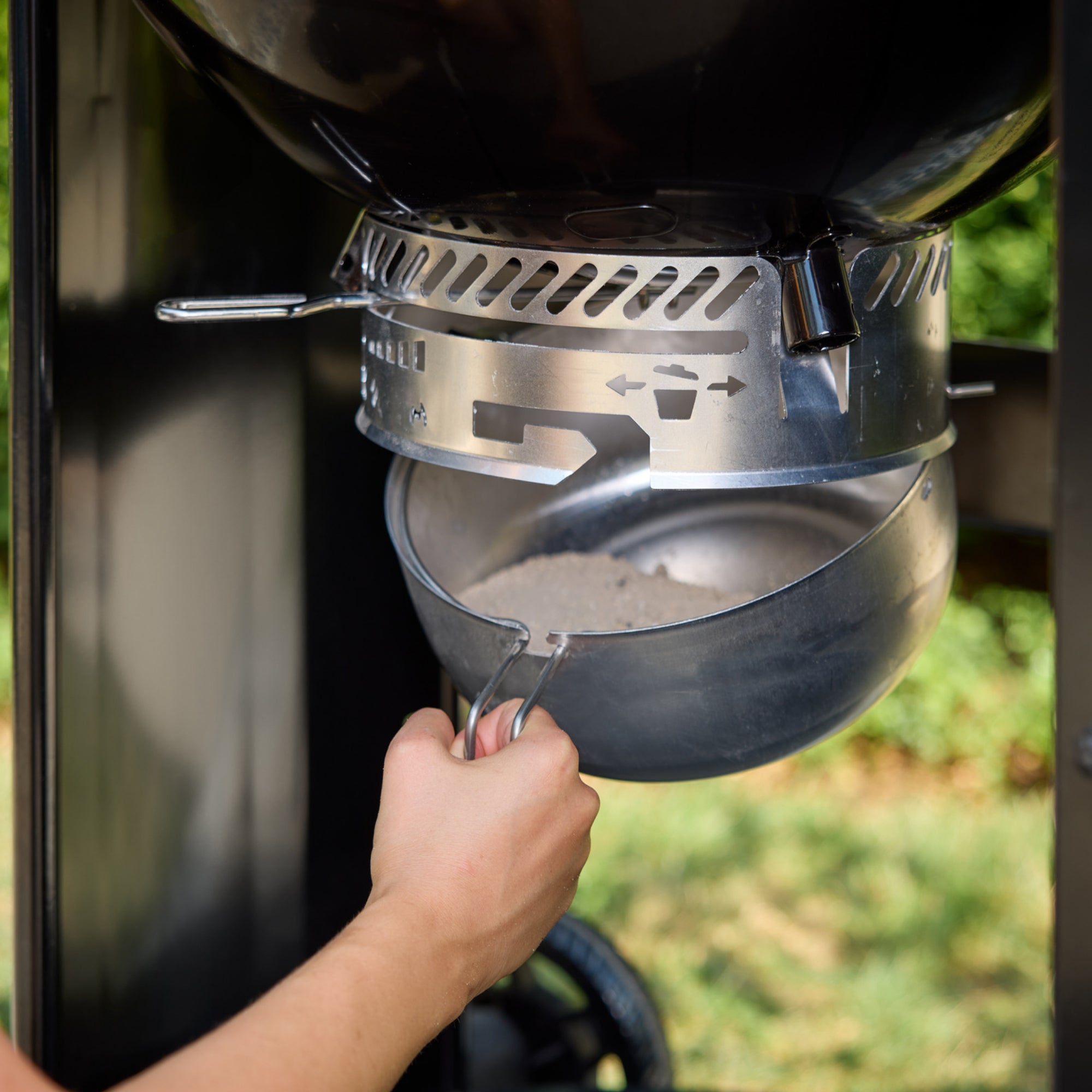 Weber 57cm Performer Premium Charcoal Grill