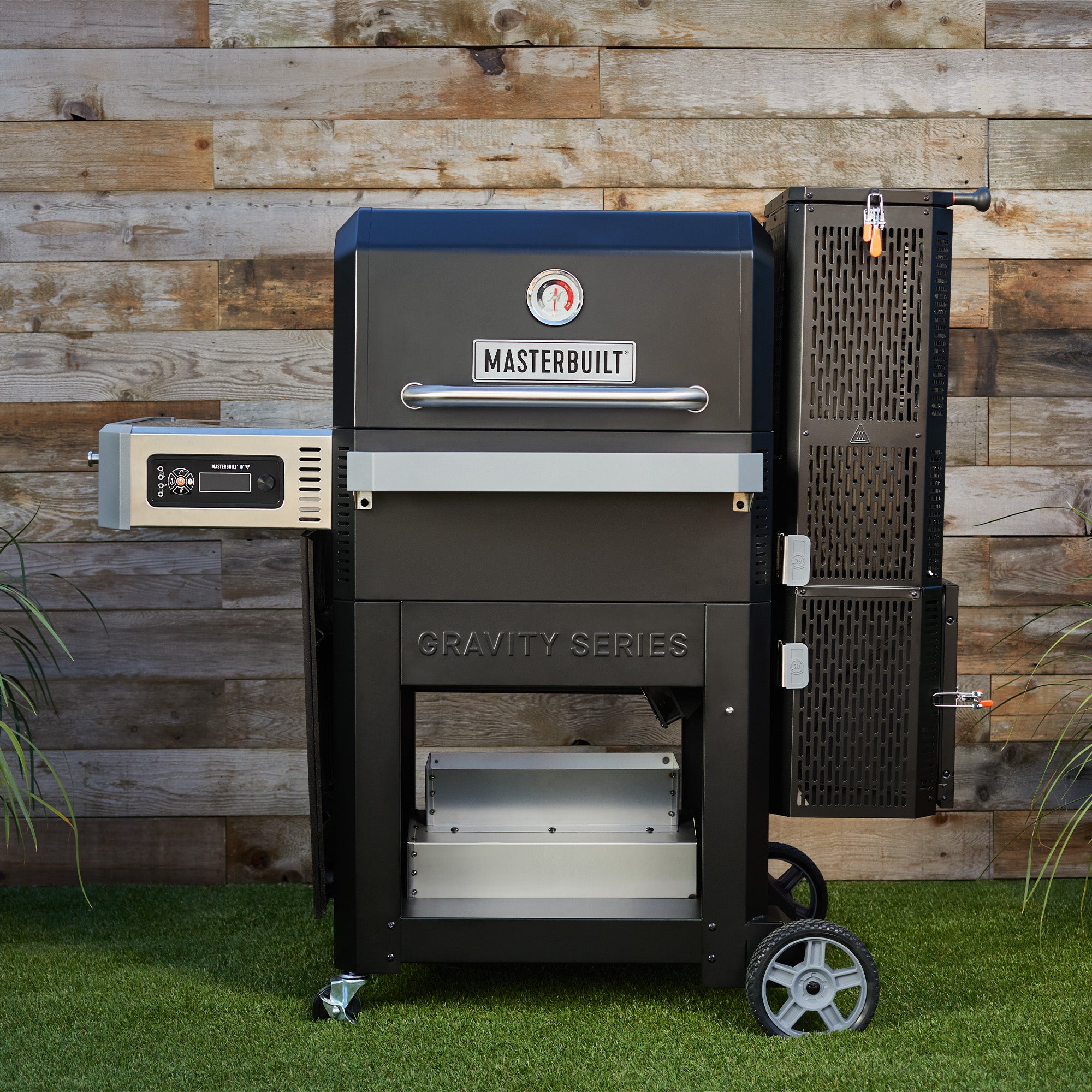 Masterbuilt Gravity Series 800 Digital Griddle Plus BBQ Plus Smoker