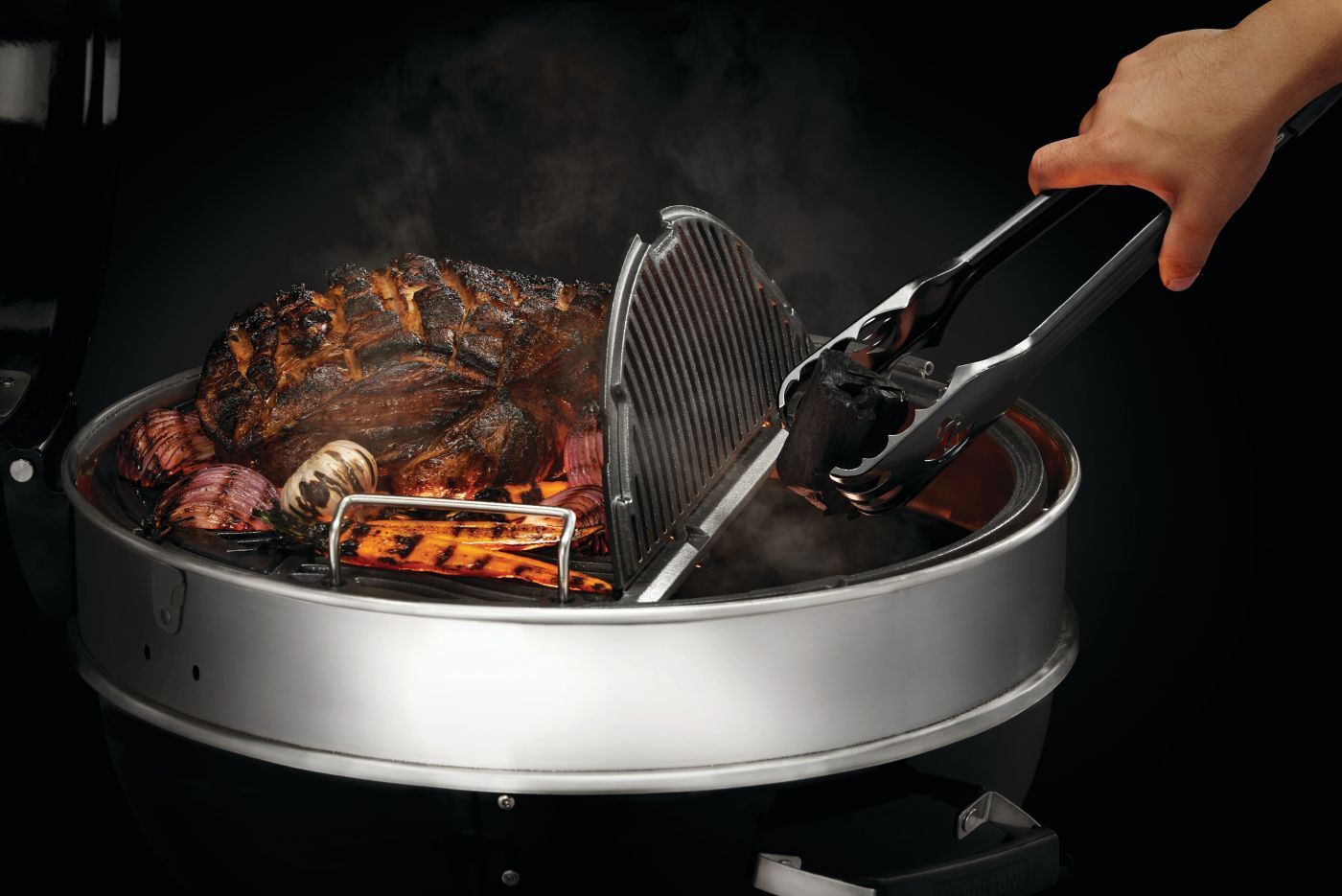 Napoleon Professional 22 Charcoal Kettle Phantom