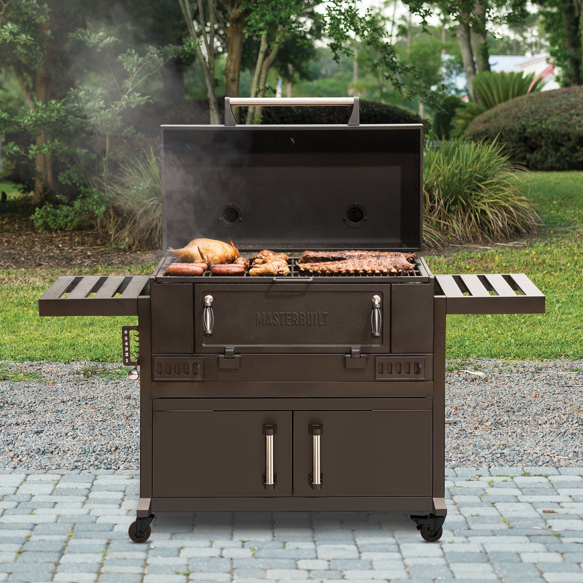 Masterbuilt® 36-inch Charcoal Grill