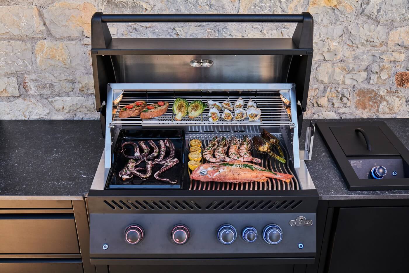 Napoleon Oasis 105 Outdoor Kitchen, Built-in 700 Series 32